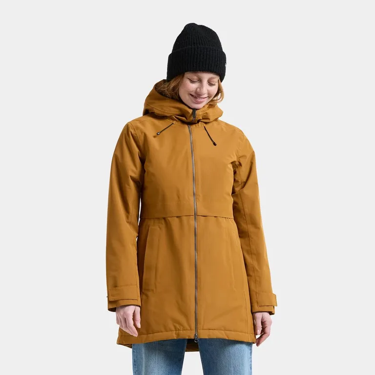 Mosterdgele Didriksons-parka in de Outdoor-shop
